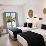 Aegeeis Aparthotel Perissa (Santorini)
