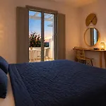 Aegeeis 4* Perissa (Santorini)