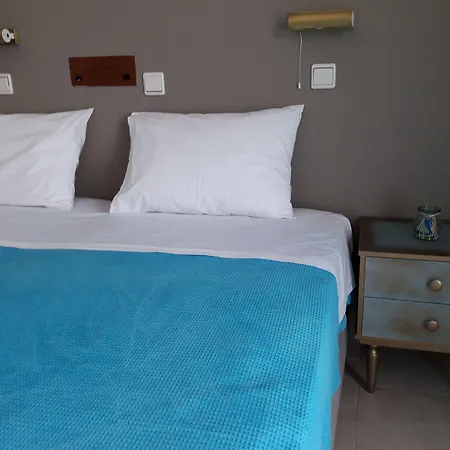 Aegeeis 4* Perissa (Santorini)