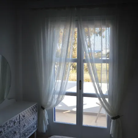 Aegeeis 4* Perissa (Santorini)