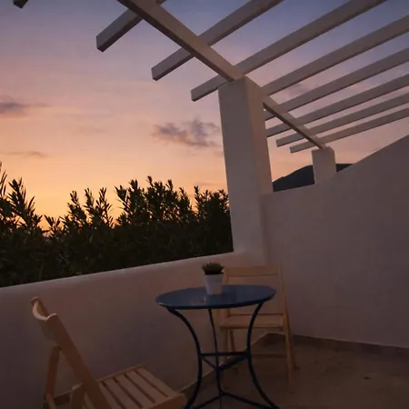 Aparthotel Aegeeis Perissa (Santorini)