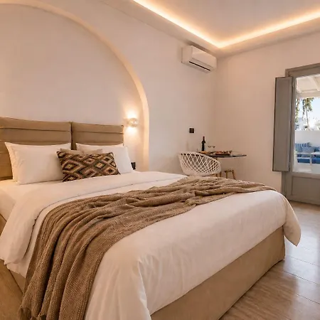Aegeeis Aparthotel Perissa (Santorini)