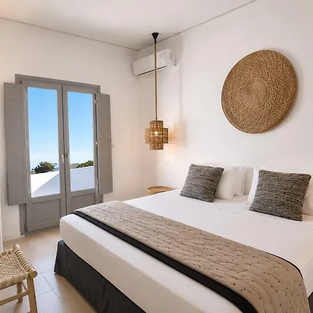 Aegeeis 4* Perissa (Santorini)