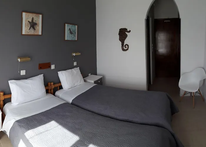 Aegeeis Perissa (Santorini)