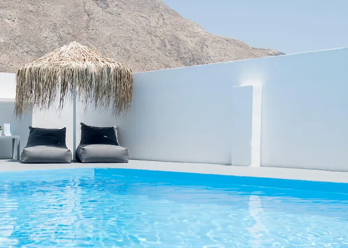 Aegeeis Perissa (Santorini)