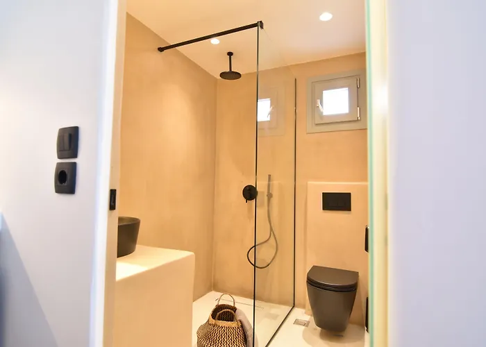 Aegeeis Perissa (Santorini)