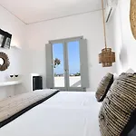 Ξενοδοχείο με διαμερίσματα Aegeeis 4*