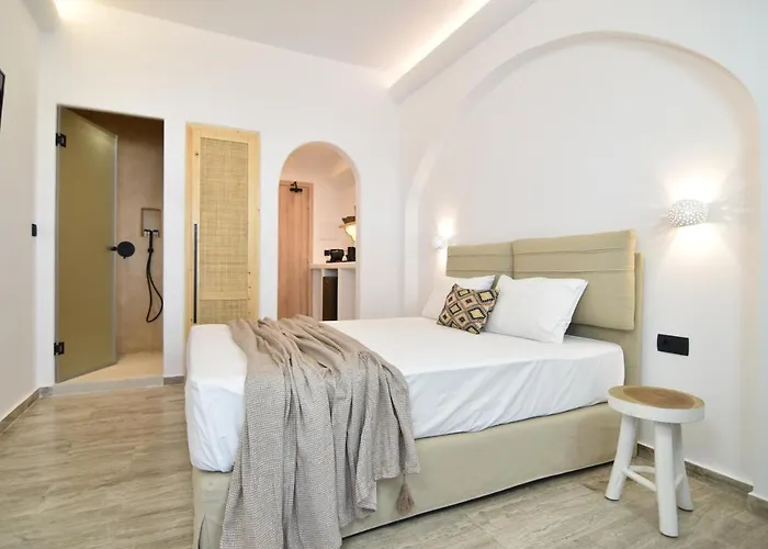 Aegeeis Aparthotel Perissa (Santorini)