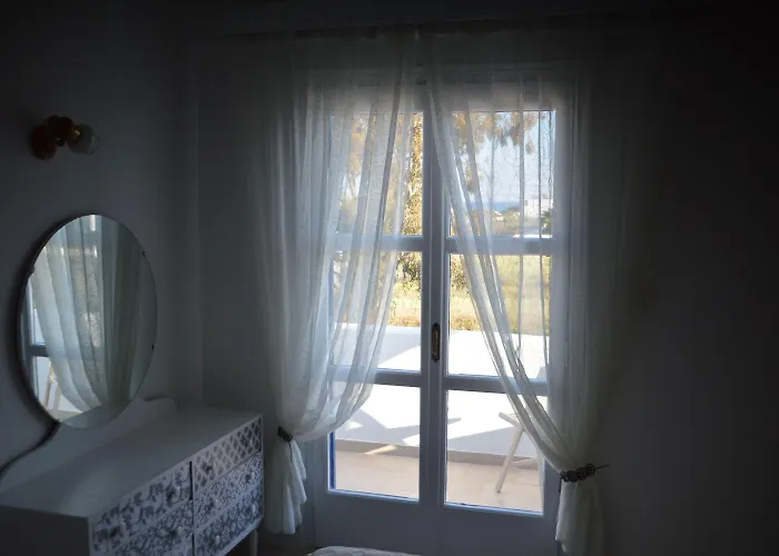 Aegeeis 4* Perissa (Santorini)