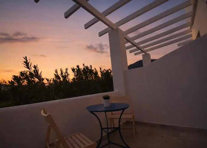 Apart-hotel Aegeeis Perissa (Santorini)