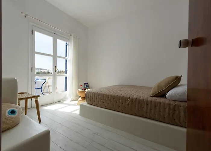 Aegeeis Perissa (Santorini)